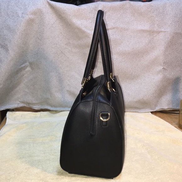 Black Duffle Handbag, Unbranded - Picture 3 of 15
